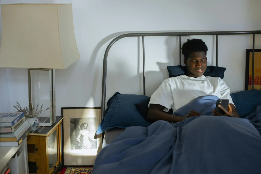 10 Minimalist Nightstand Decor Ideas 8 Reading Materials Minimal