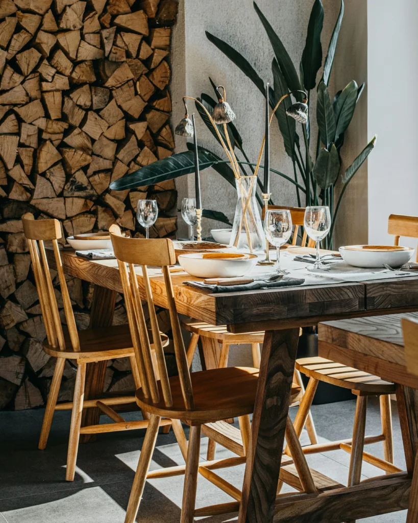 10 Simple Dining Table Decor Ideas for Everyday Minimalists 3 Minimalist design