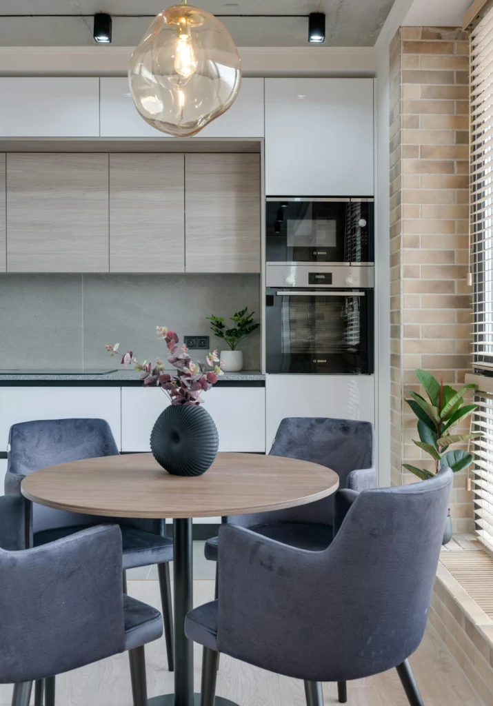 10 Simple Dining Table Decor Ideas for Everyday Minimalists 7 Natural Greenery