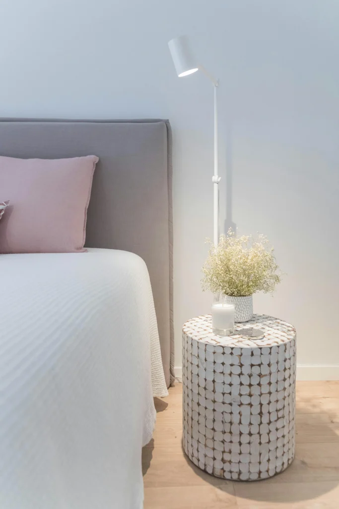 10 Minimalist Nightstand Decor Ideas 4 minimalist design