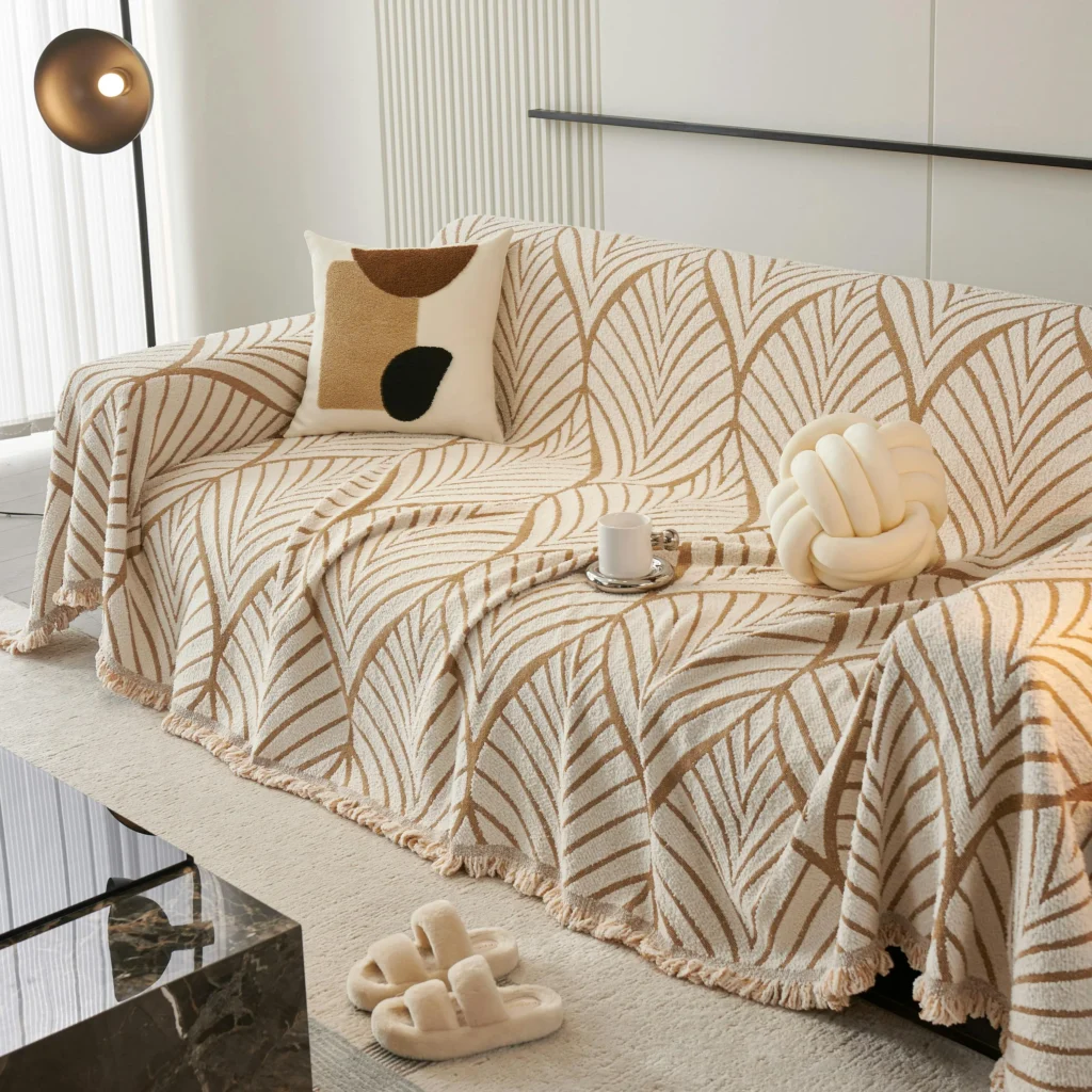 Tiny Apartment? Here’s How to Decorate Like a Minimalist 3 Decluttering Mindset