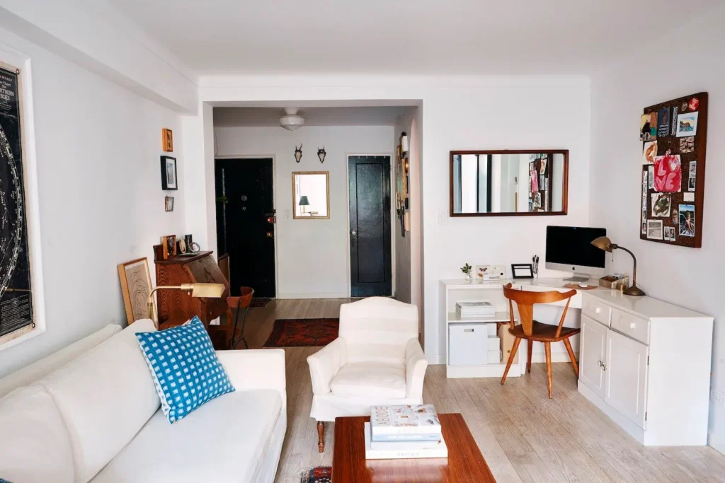 Small Apartment Decor That Looks Luxe | Pure Zen Decor 13 Coffee table