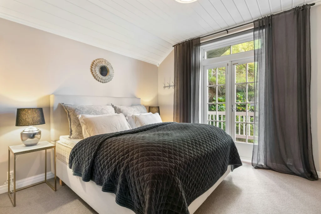 Chic Neutral Bedroom Refresh: A Calm + Elevated Makeover Guide 7 Minimalist Decor for a Clean Look