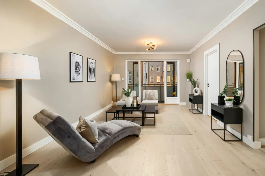 Smart Small Space Layout Ideas | Pure Zen Decor 5 Furniture Off the Walls