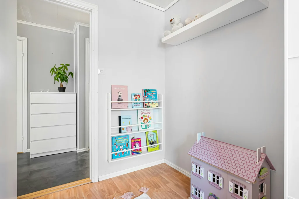 Space Saving Hacks for Tiny Apartments | Pure Zen Decor 12 Even in a Tiny Layout