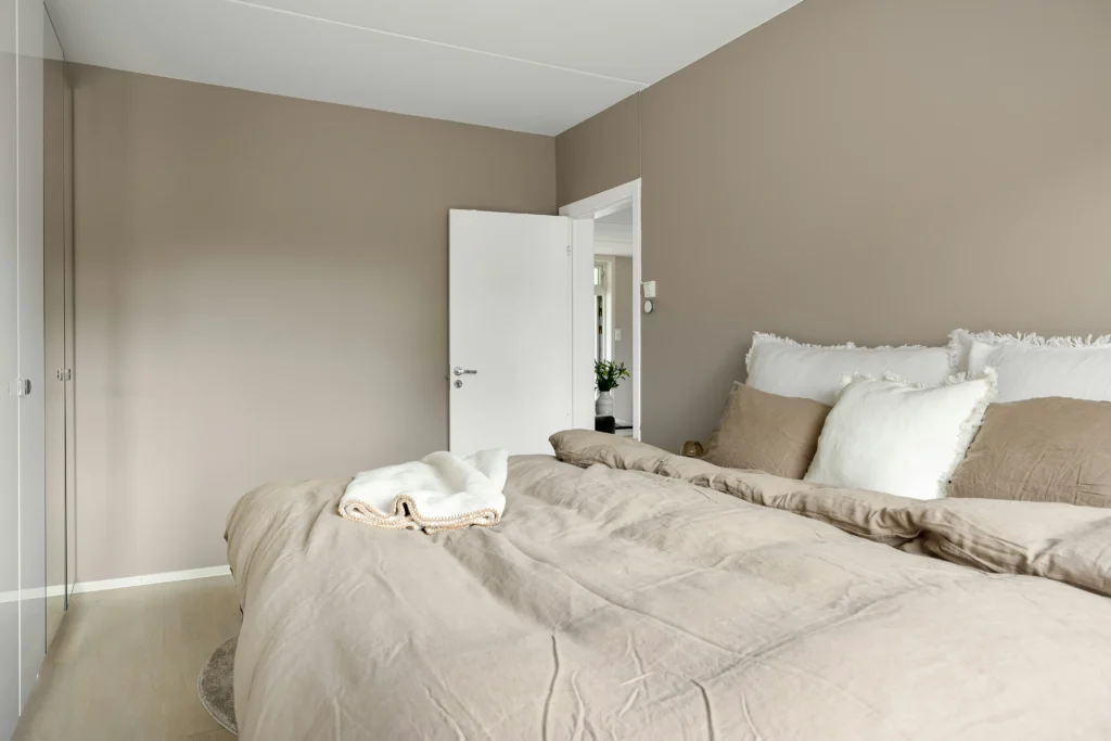 Minimalist Bedroom That Feels Expensive | Pure Zen Decor 9 Use Wall Art Wisely