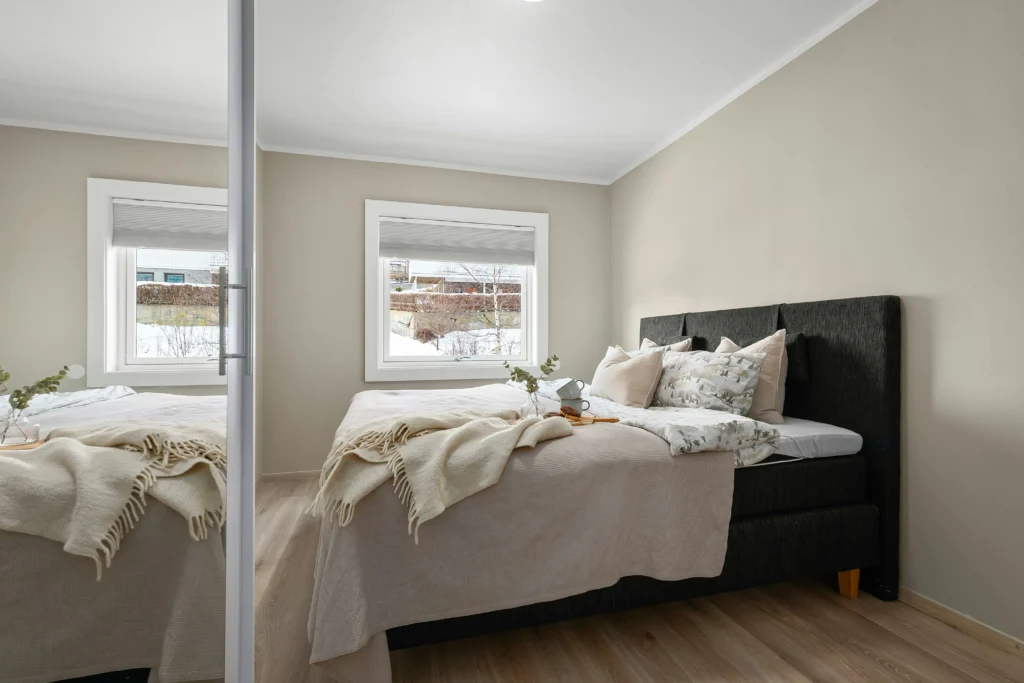 Small Bedroom Smart Styling | Pure Zen Decor 5 Vertical Space Wisely