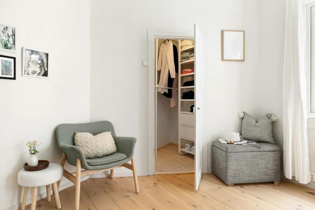 Space Saving Hacks for Tiny Apartments | Pure Zen Decor 10 Folding, Stackable