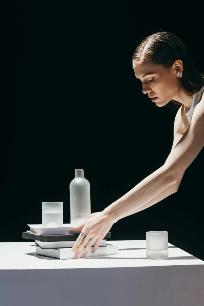 Minimalist Coffee Table Decor Ideas You’ll Love 10 decorating