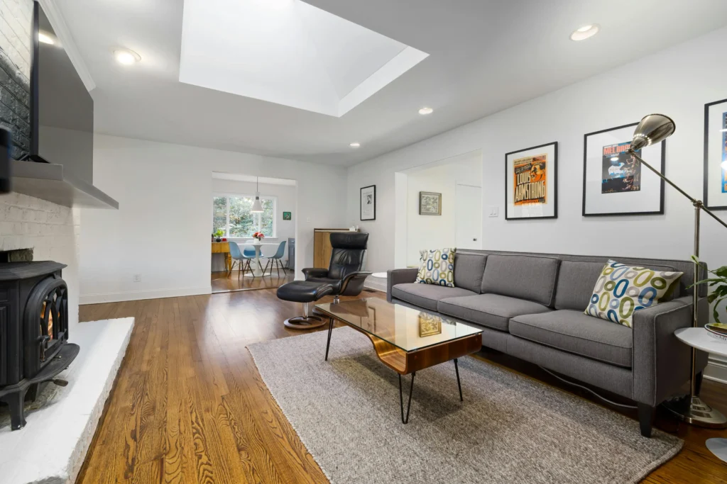 Modern Living Room Decor That Pops | Pure Zen Decor 12 modern living rooms