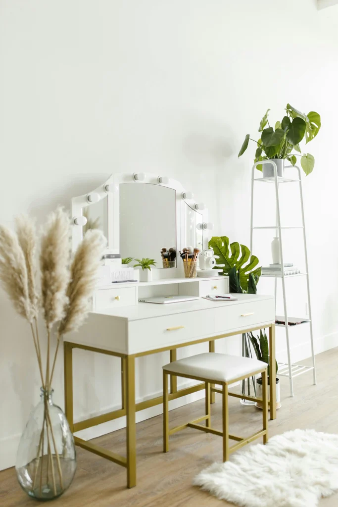 How to Style Shelves the Minimalist Way 12 pexels rdne 8580762
