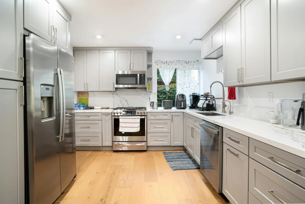 Minimalist Kitchen Makeover Inspiration | Pure Zen Decor 12 Minimalism Stays