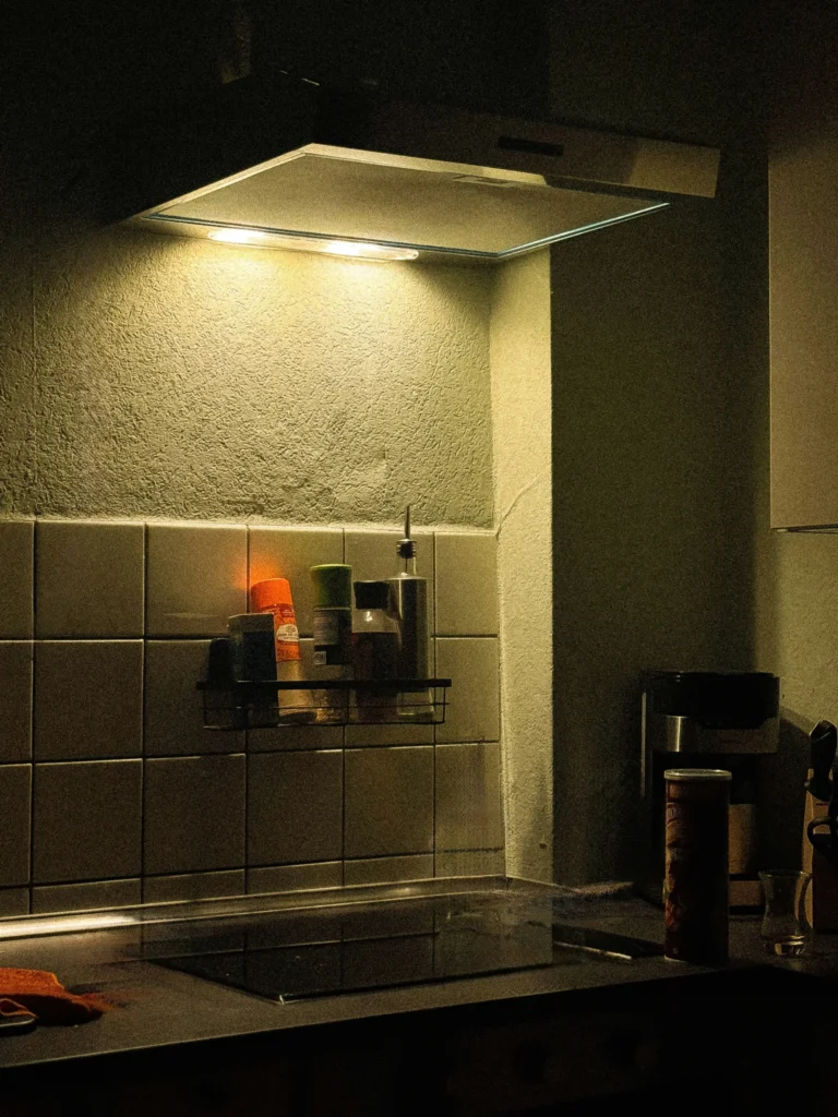 Clean + Modern Kitchen Aesthetic | Pure Zan Decor 8 Modern Lighting That Elevates