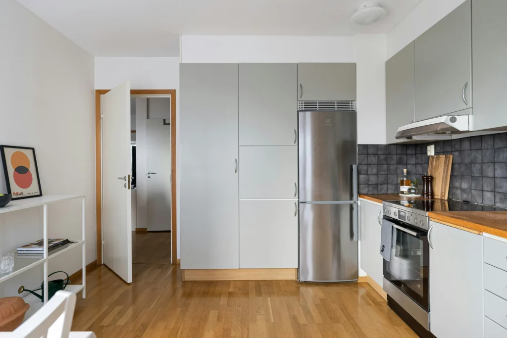 Minimalist Kitchen Decor That Looks Super Clean 3 Clean Color Palette