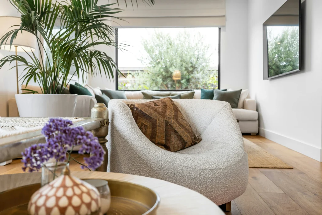 Tiny Living Room Designs That Look Bigger | Pure Zen Decor 5 Multi Functional Furniture