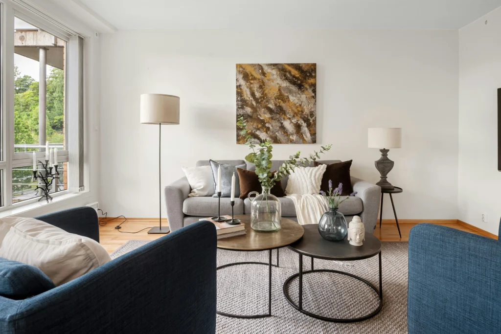 Minimalist Living Room Vibes for a Calm Home 6 Light and Purposeful