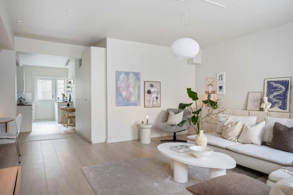 Minimalist Wall Art Ideas for a Fresh Living Room 9 Wall Art for a Fresh Feel