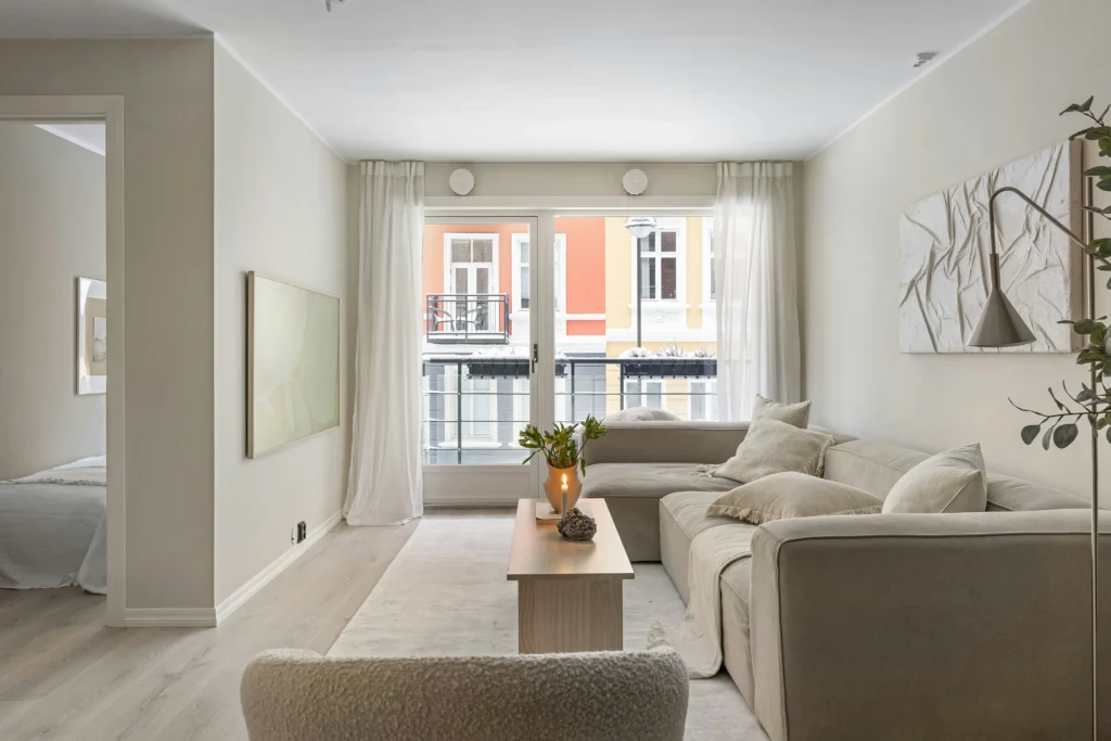 Small Apartment Decor Ideas That Feel Open and Calm 19 small home