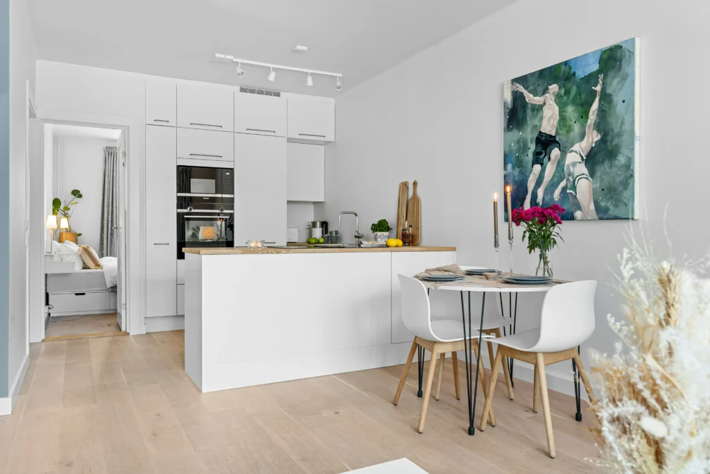 Neutral Dining Decor for a Calm Cooking Space 5 Neutral Dining Tables