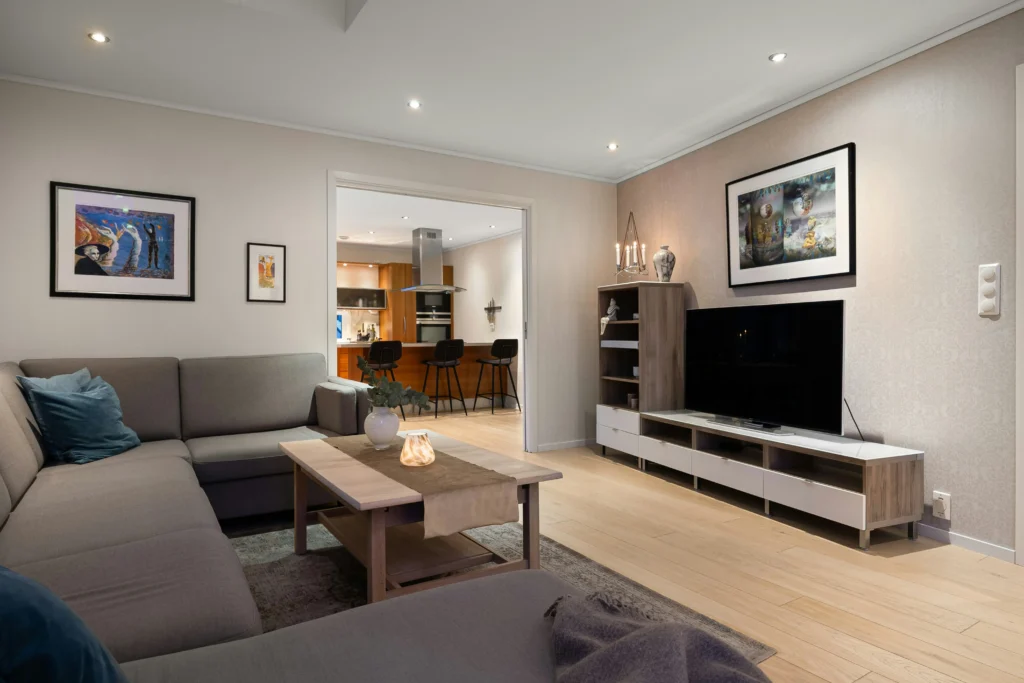 Small Space Decorating Ideas for Clean Living | Pure Zen Decor 3 living room