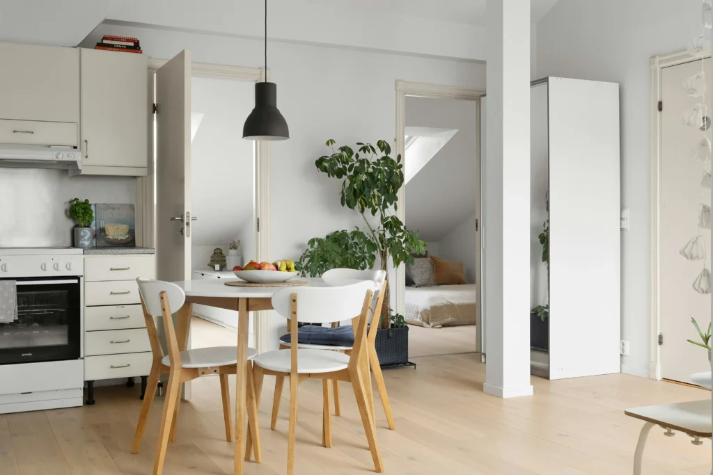 Dining Table Styling for an Everyday Chic Look | Pure Zen Decor 8 Elements for a Chic Feel