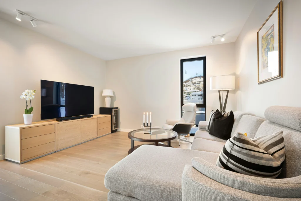 Small Space Decorating Ideas for Clean Living | Pure Zen Decor 2 small home