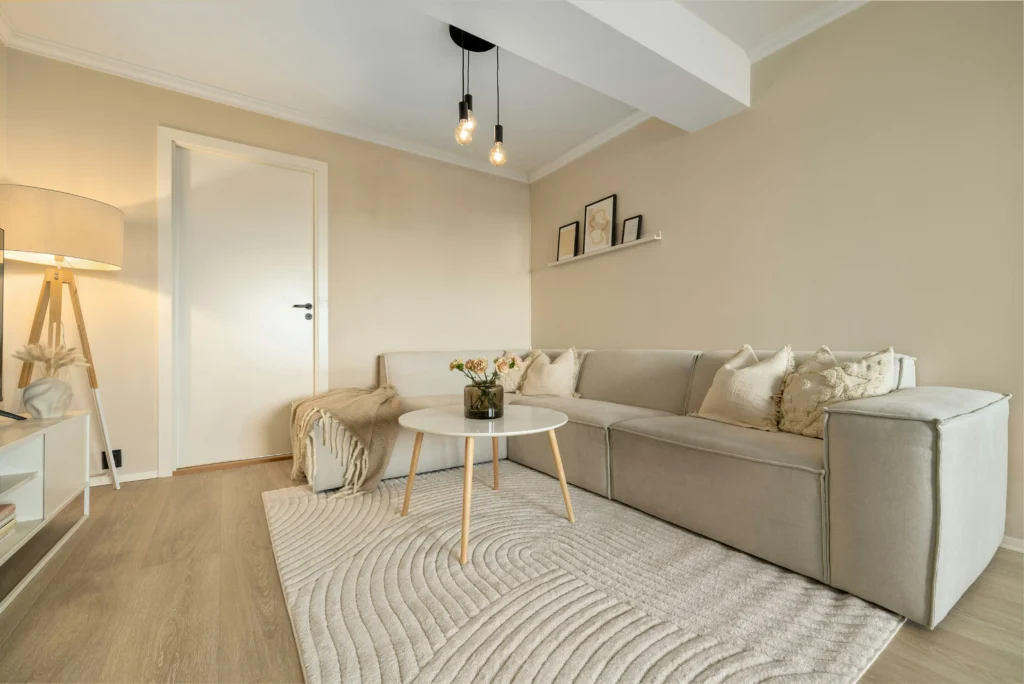 Warm Minimalist Living Room Ideas You Can Copy 5 Furniture Pieces