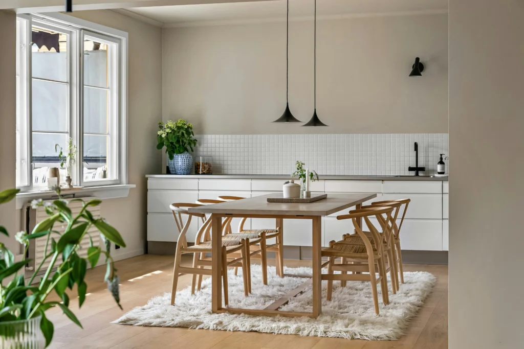 Dining Table Styling for an Everyday Chic Look | Pure Zen Decor 9 Style in Odd Numbers