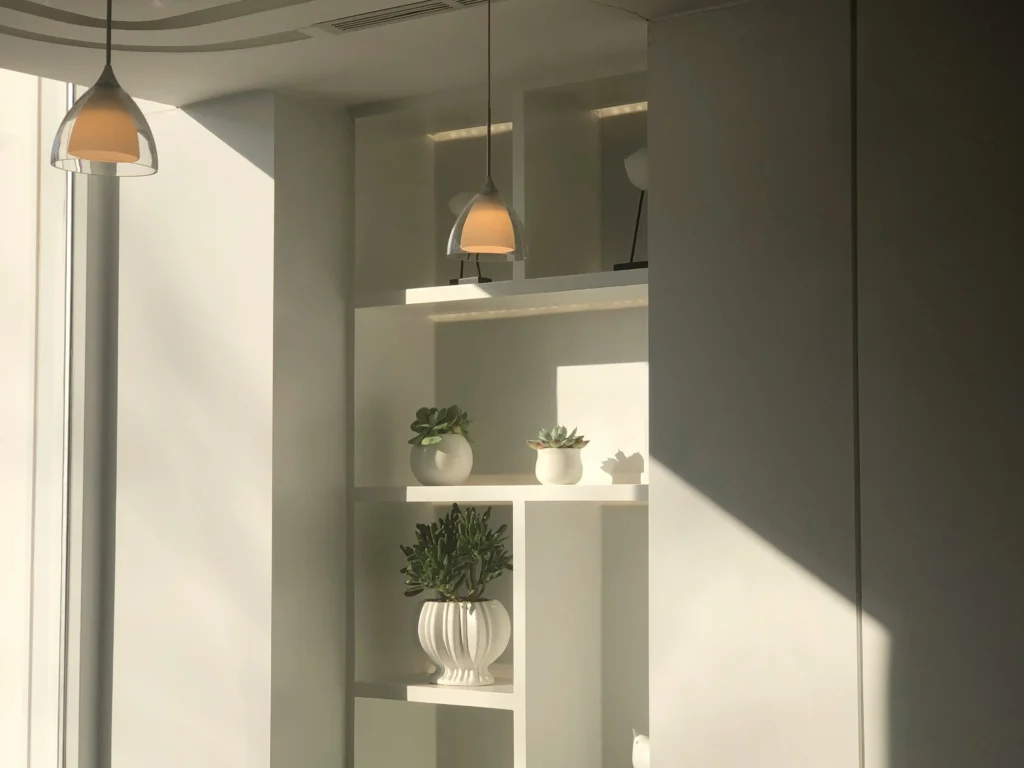 10 Small Dining Room Decor Ideas That Wow 6 Floating Storage