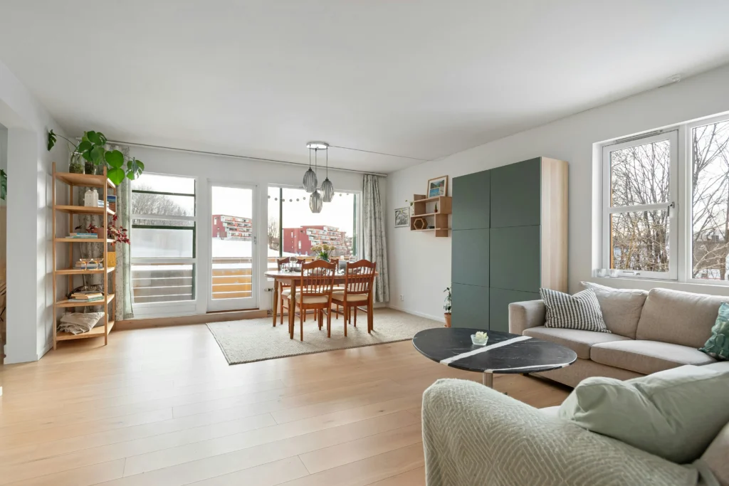 Warm Minimalist Living Room Ideas You Can Copy 12 Bring in Greenery