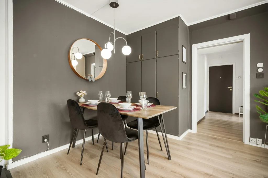 10 Small Dining Room Decor Ideas That Wow 4 Wall Mirrors