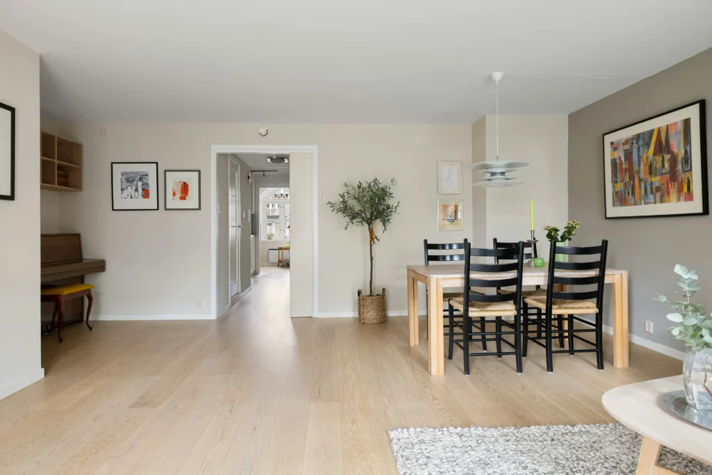 Minimalist Wall Art Ideas for a Fresh Living Room 10 Wall Art