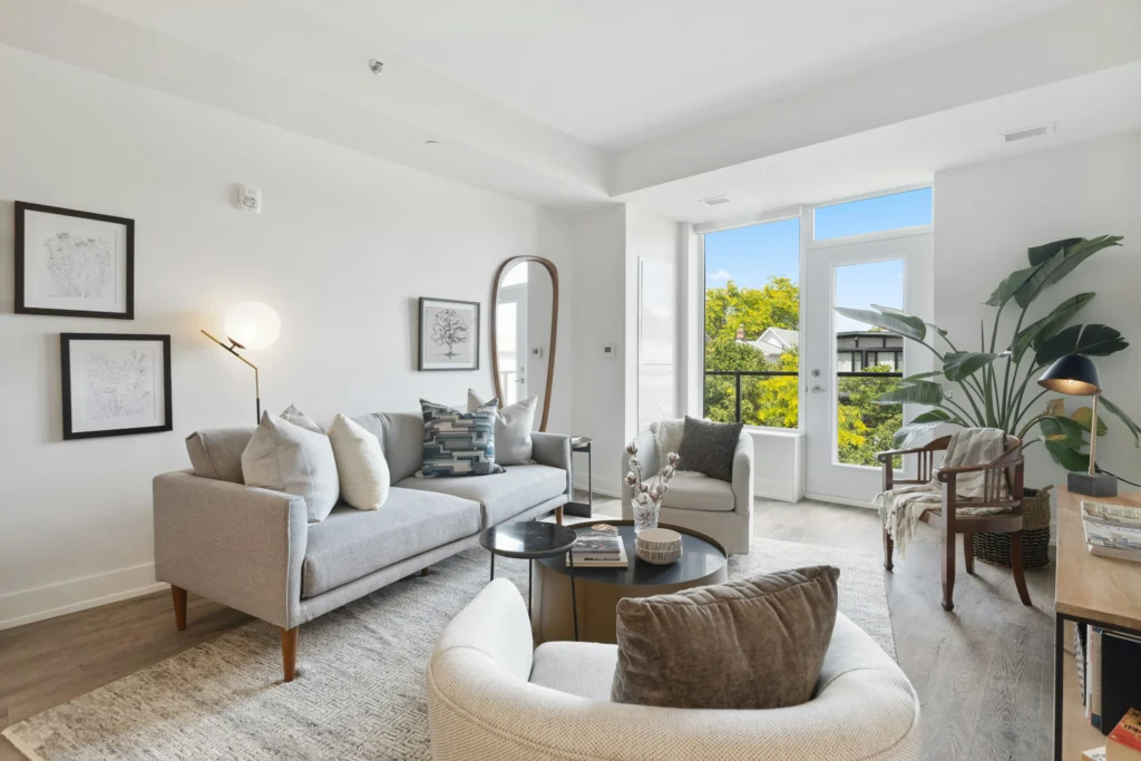 Minimalist Small Space Decor for Everyday Living 12 Minimalist Lighting Tips