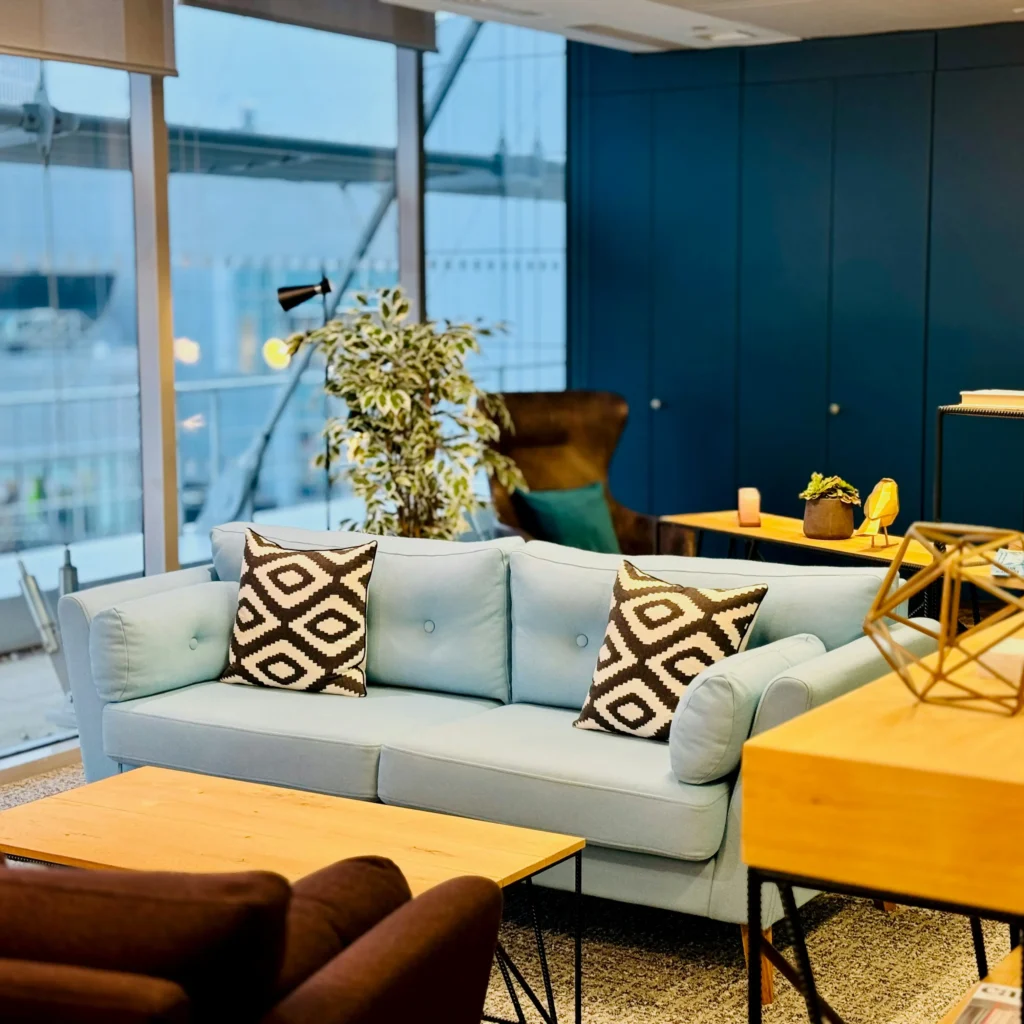 Small Apartment Decor Ideas That Feel Open and Calm 8 Decluttering Tips