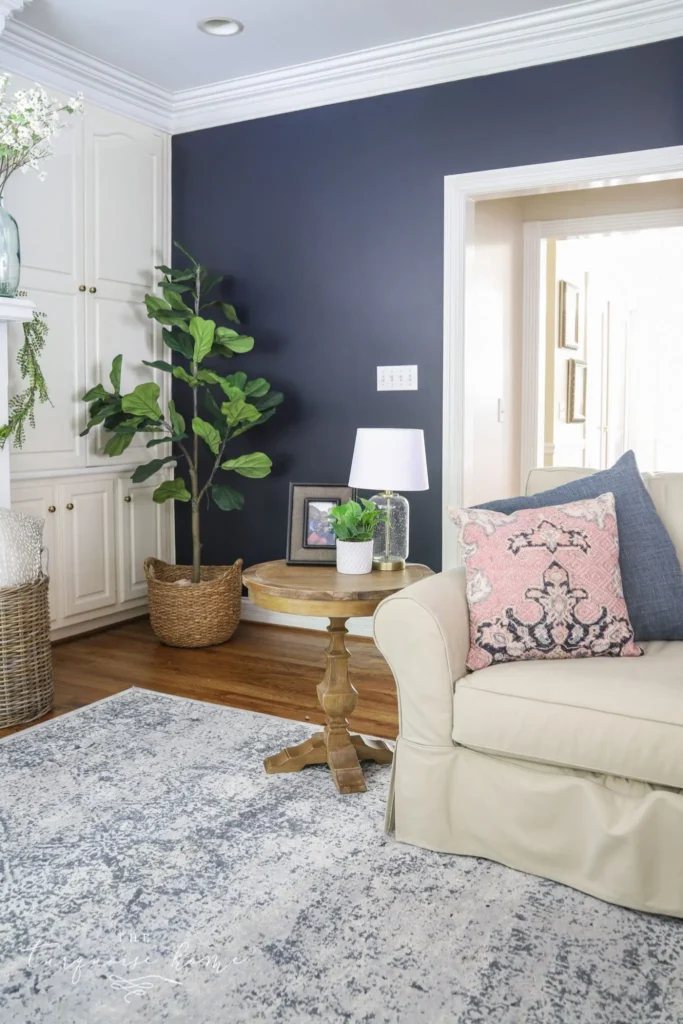 21 Small Living Room Corner Decor Ideas 3 2 7