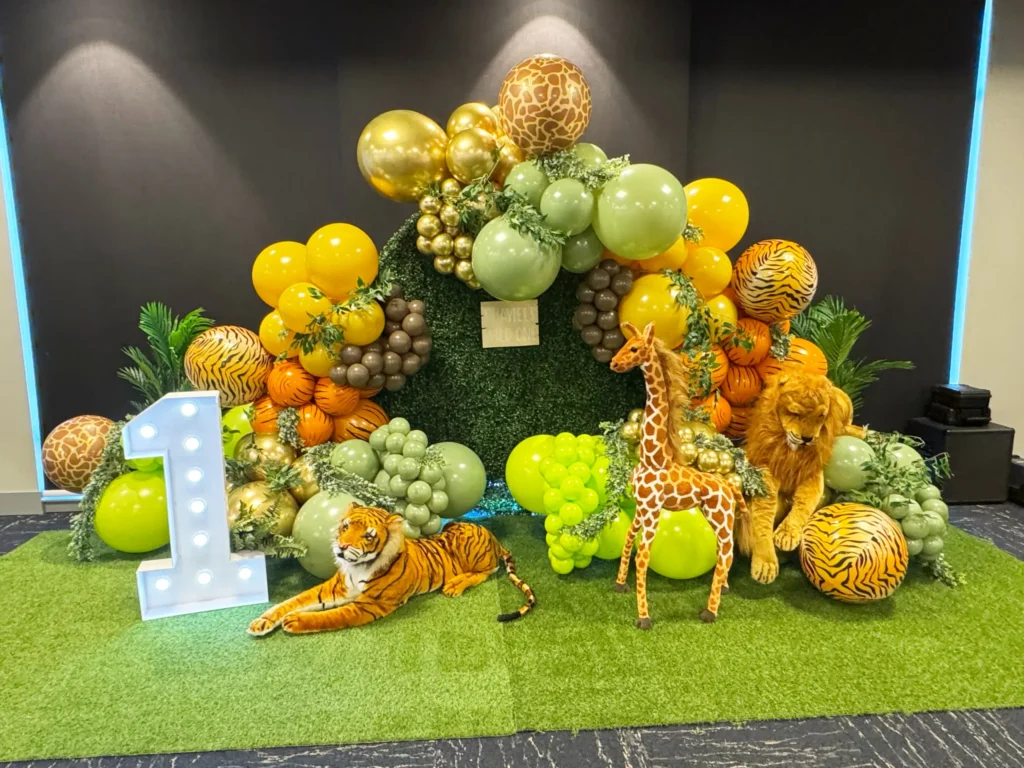 23 Living Room Birthday Decor for Husband | Pure Zen Decor 23 21