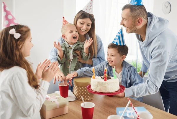 23 Living Room Birthday Decor for Husband | Pure Zen Decor 24 23