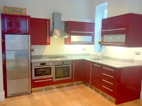 19 Green and Burgundy Kitchen Decor Ideas | Pure Zen Decor 10 7 1 1