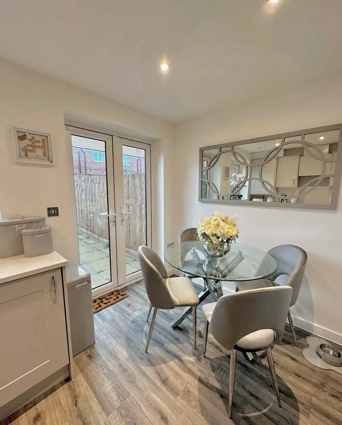 15 Glass Dining Room Table Decor Looks For Any Style 8 7 17