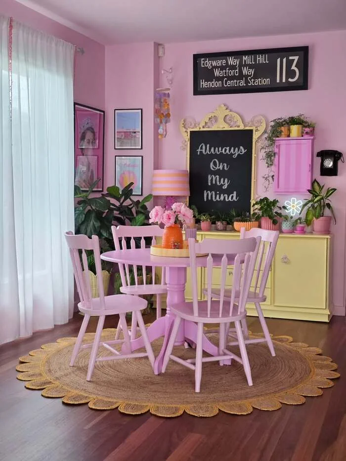 17 Dining Room Wall Decor Ideas Simple Yet Eye-Catching 8 7 21