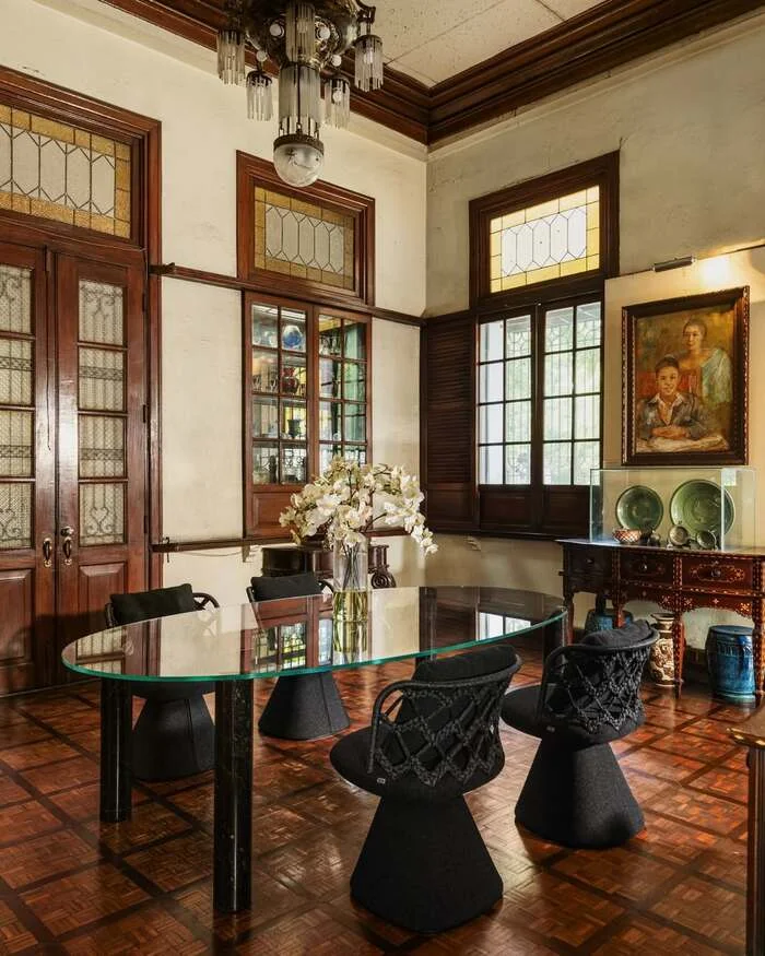 15 Glass Dining Room Table Decor Looks For Any Style 10 9 17