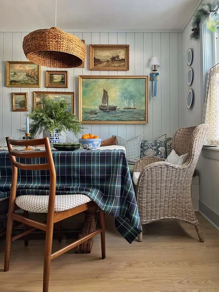11 Vintage Dining Room Wall Decor Ideas To Elevate Your Room 2026 3 image 299