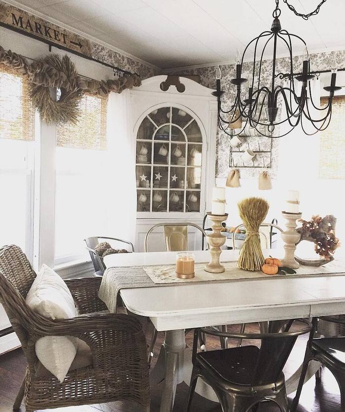 12 Farmhouse Dining Room Table Decor Ideas For Everyday 9 image 590