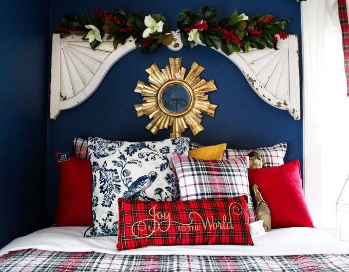 11 Transform Your Room With Blue Christmas Bedroom Decor Ideas 4 image 661