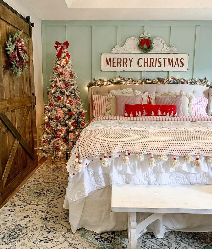 11 Transform Your Room With Blue Christmas Bedroom Decor Ideas 7 image 664