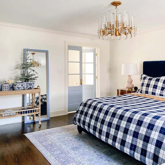 11 Transform Your Room With Blue Christmas Bedroom Decor Ideas 12 image 669