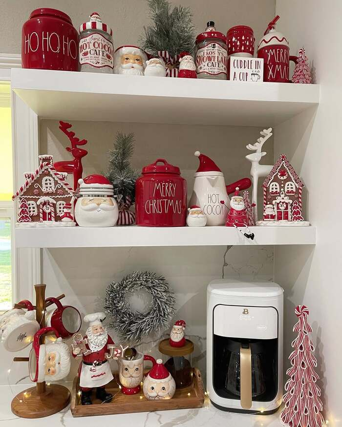15 Beautiful Christmas Kitchen Shelf Decor Styles 5 image 697