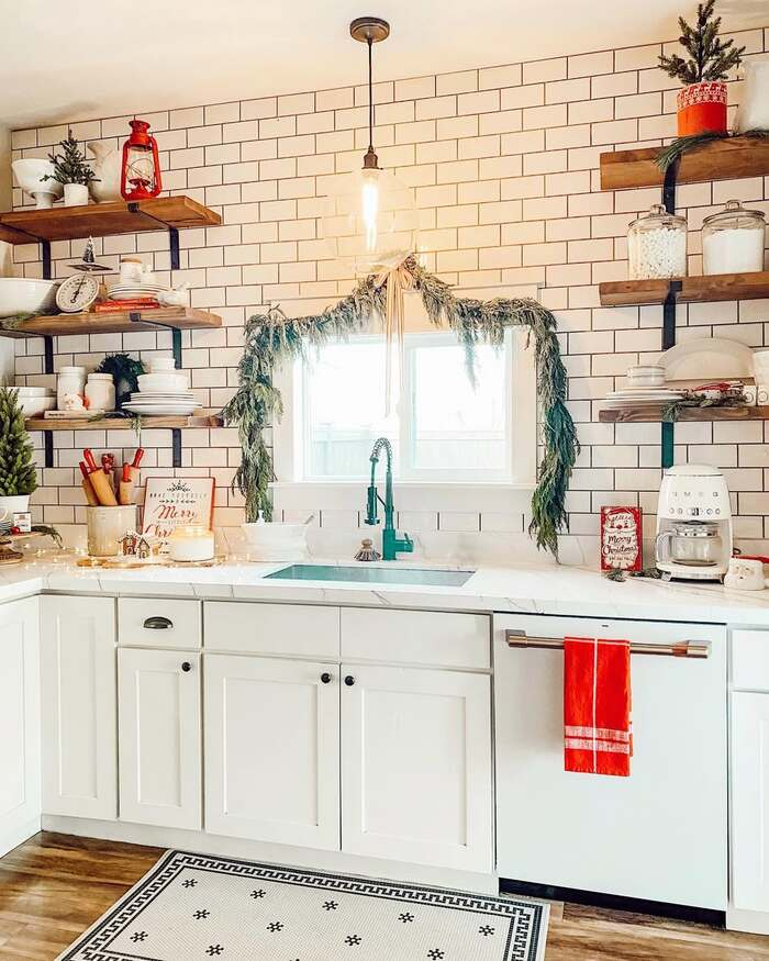 15 Beautiful Christmas Kitchen Shelf Decor Styles 9 image 701