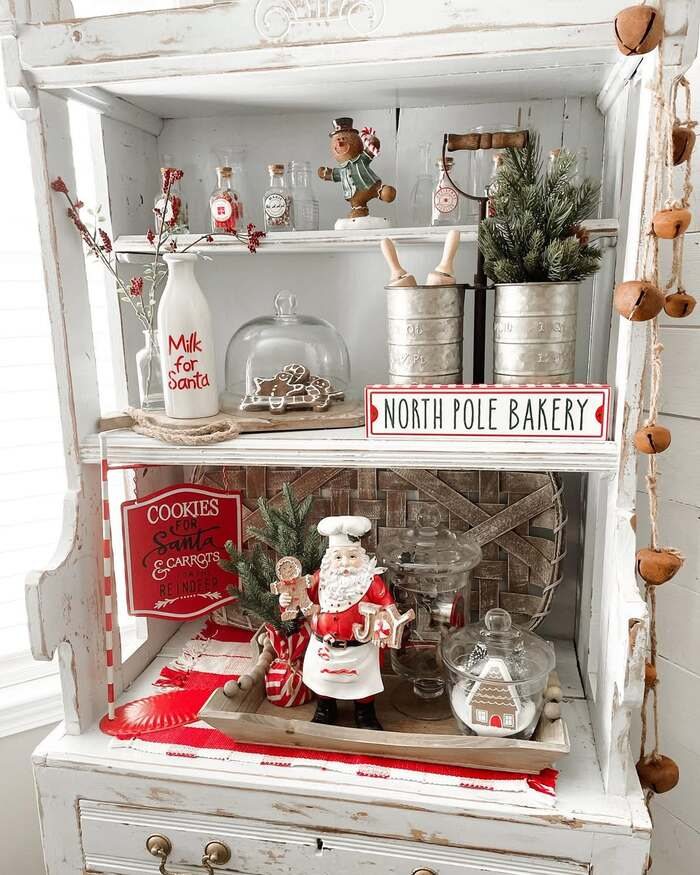15 Beautiful Christmas Kitchen Shelf Decor Styles 10 image 702