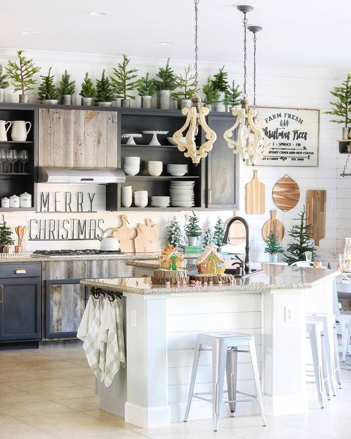 15 Beautiful Christmas Kitchen Shelf Decor Styles 15 image 707